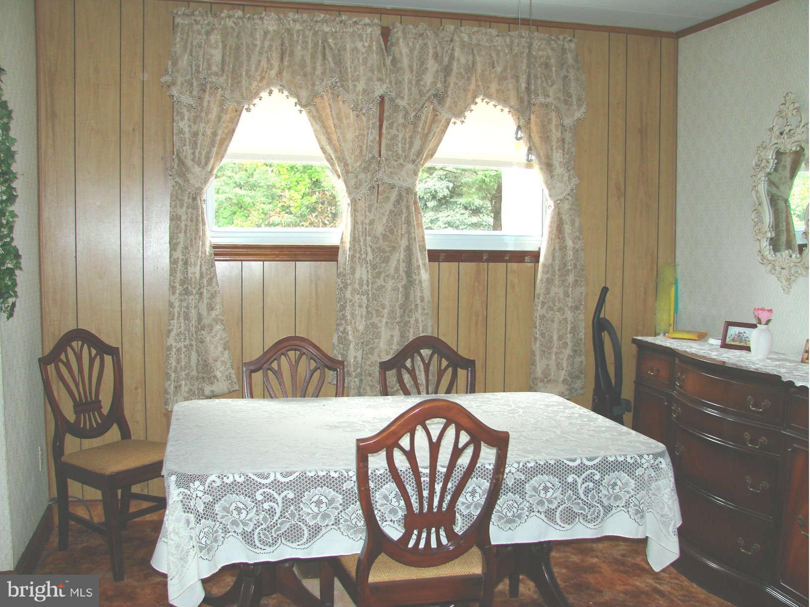 1204 Farmview Road Pasadena, MD 21122 - Photo 7 of 20 Dining Room