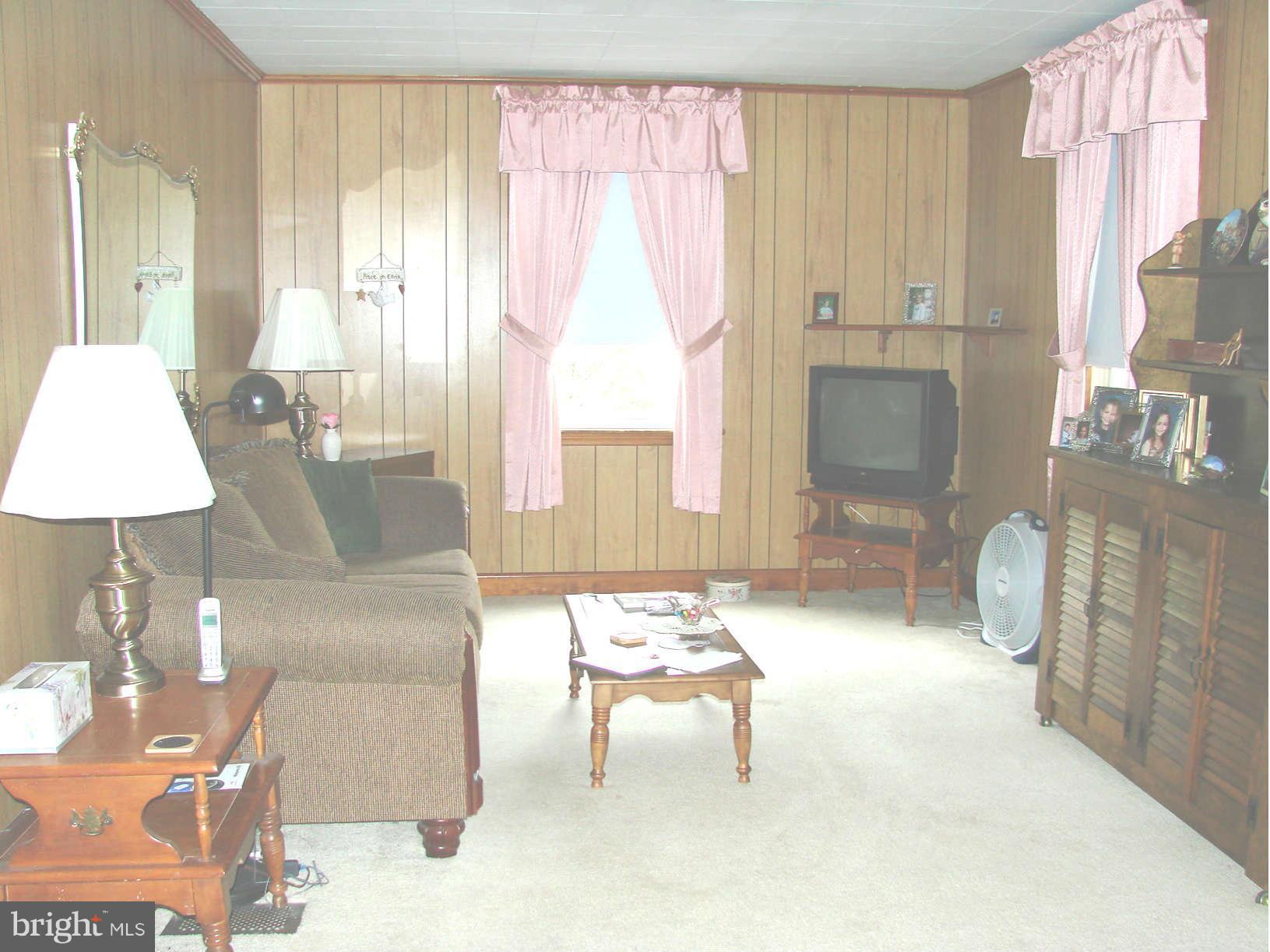 1204 Farmview Road Pasadena, MD 21122 - Photo 8 of 20 Family Room