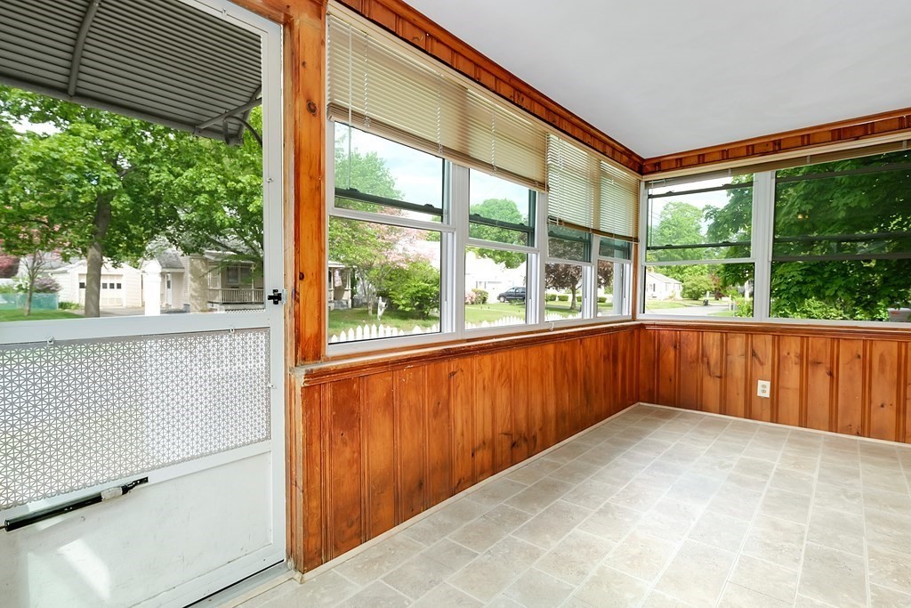 37 Meadow Road Longmeadow, MA 01106 - Photo 12 of 28 Gallery Image 12