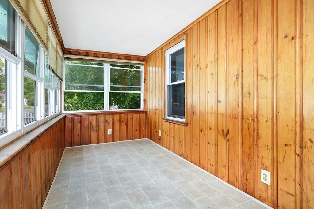 37 Meadow Road Longmeadow, MA 01106 - Photo 13 of 28 Gallery Image 13
