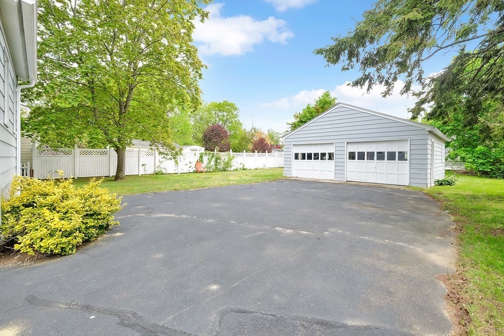 37 Meadow Road Longmeadow, MA 01106 - Photo 21 of 28 Gallery Image 21