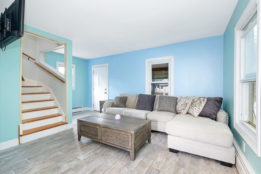 37 Meadow Road Longmeadow, MA 01106 - Photo 9 of 28 Gallery Image 9