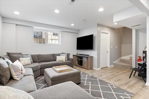 $849,500 | 3834 North Milwaukee Court, Chicago, IL 60641