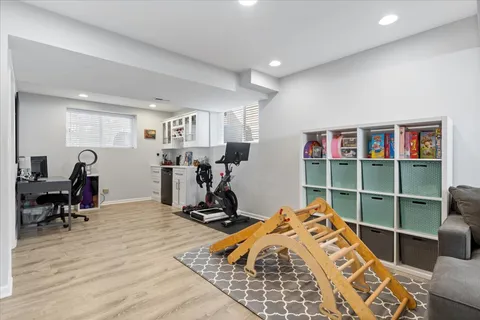 $849,500 | 3834 North Milwaukee Court, Chicago, IL 60641