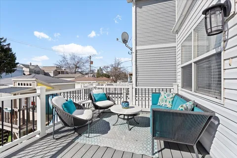 $849,500 | 3834 North Milwaukee Court, Chicago, IL 60641