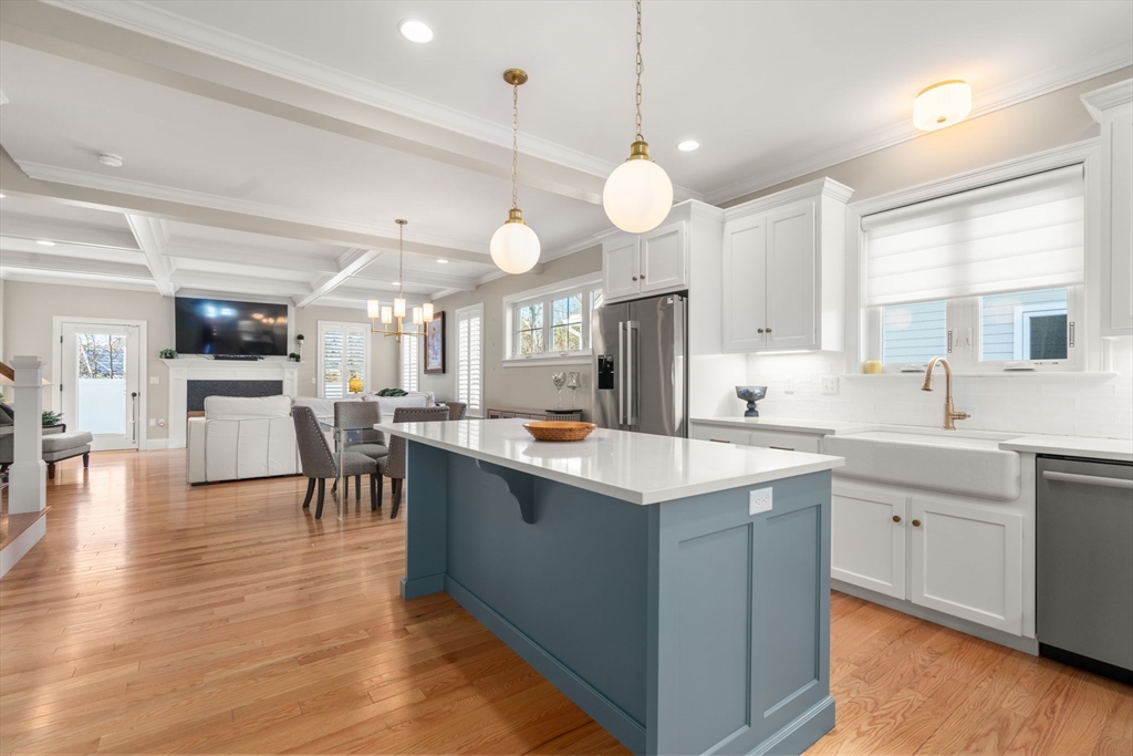 8 Damon Road, Unit 21 Medfield, MA 02052 - Photo 3 of 36