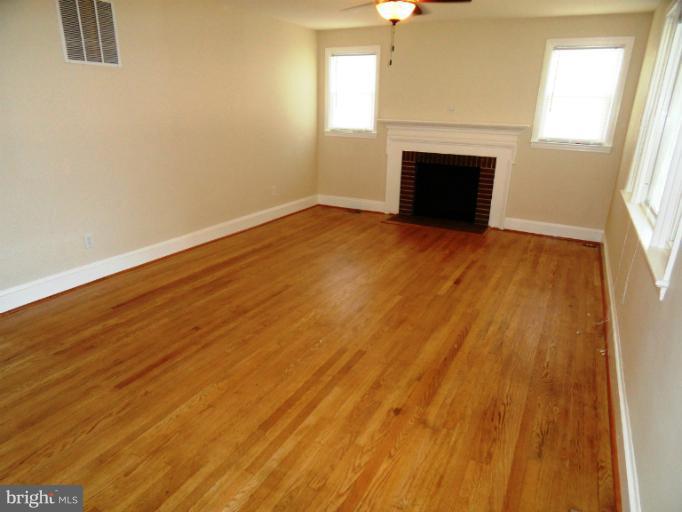 116 Butler Road Reisterstown, MD 21136 - Photo 22 of 24 Living Room