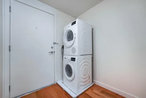 $2,475 | 333 Newark Avenue, Unit 501, Jersey City, NJ 07302