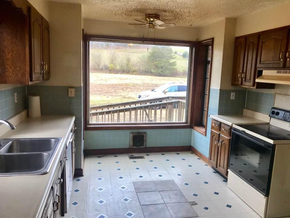2745 Dutch Valley Road Washburn, TN 37888 - Photo 10 of 23 11
