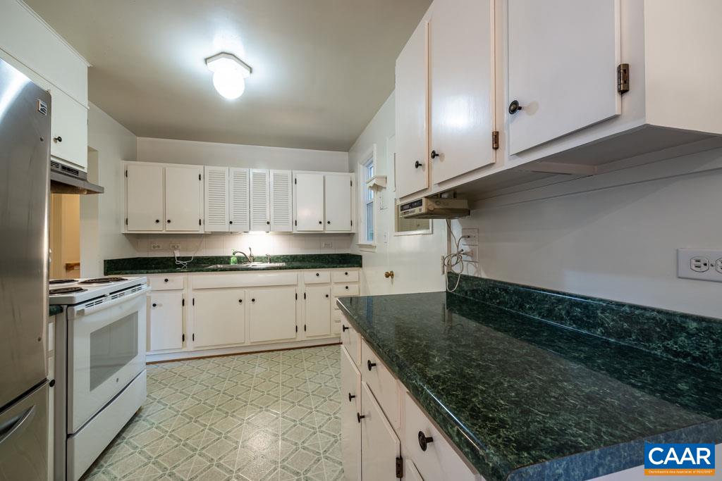 1002 Cottonwood Road Charlottesville, VA 22901 - Photo 5 of 29 Gallery Image 5