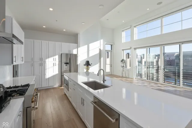 $850,000 | 15 West Executive Drive, Unit 405, Carmel, IN 46032