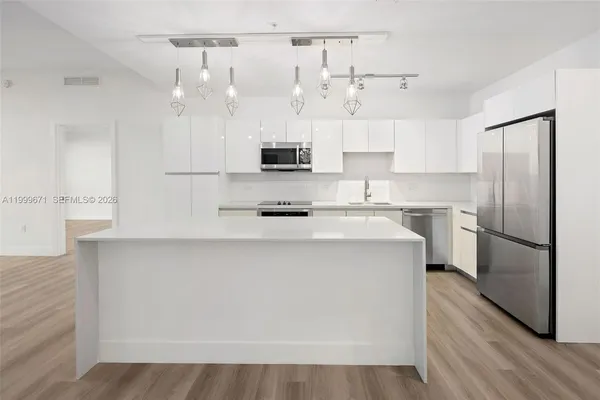 $4,187 | 101 Diplomat Parkway, Unit 1704, Hallandale Beach, FL 33009