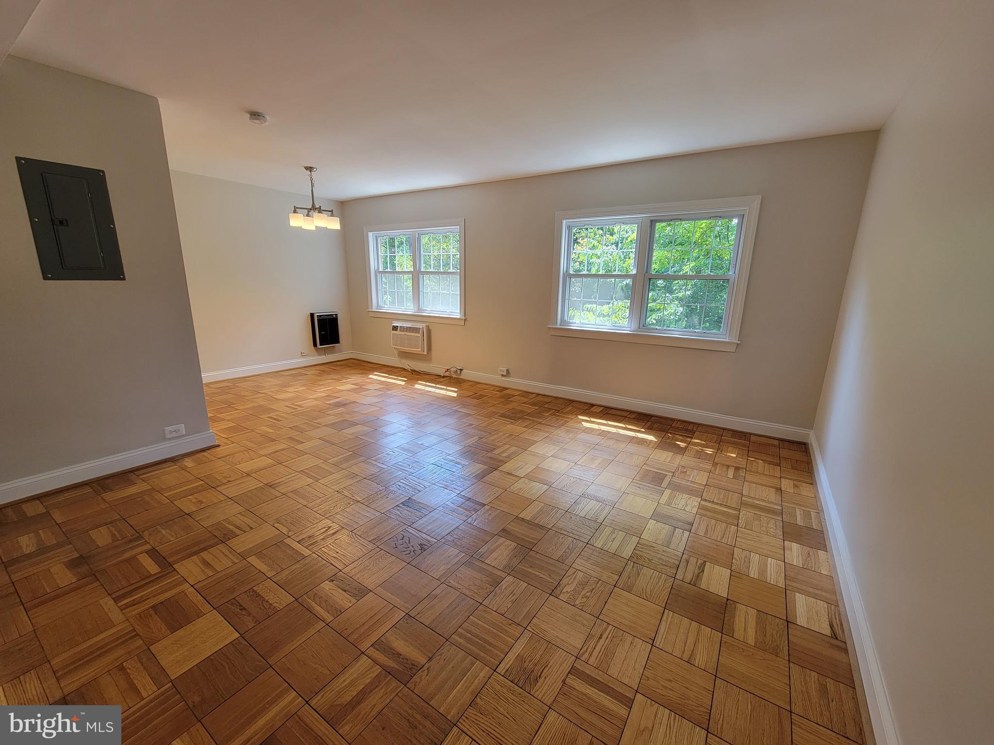 3472 Gunston Road, Unit 723 Alexandria, VA 22302 - Photo 2 of 33