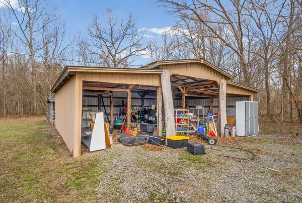a view of a garage