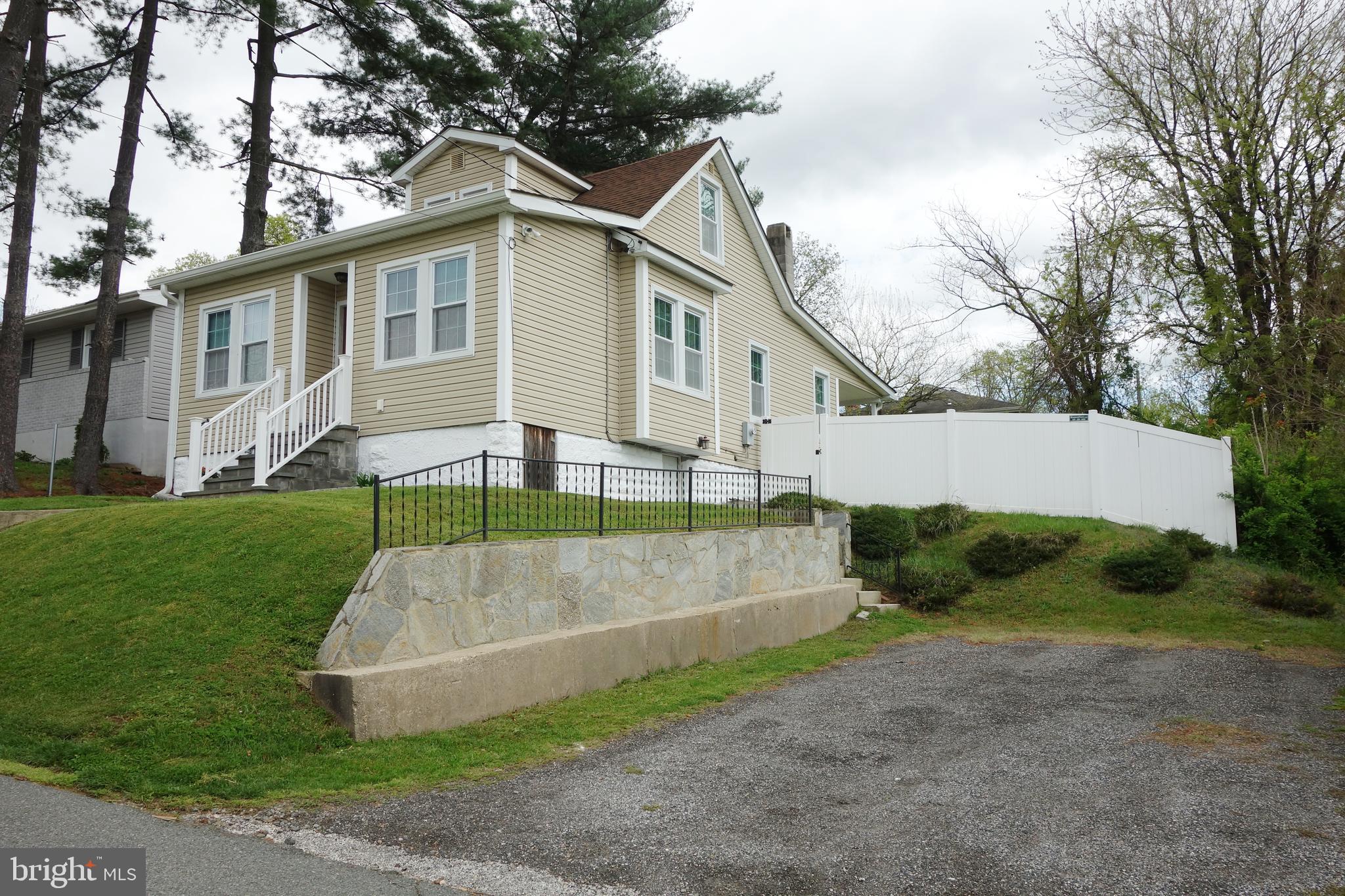 7507 Riddle Avenue Baltimore, MD 21224 - Photo 4 of 20 Gallery Image 4