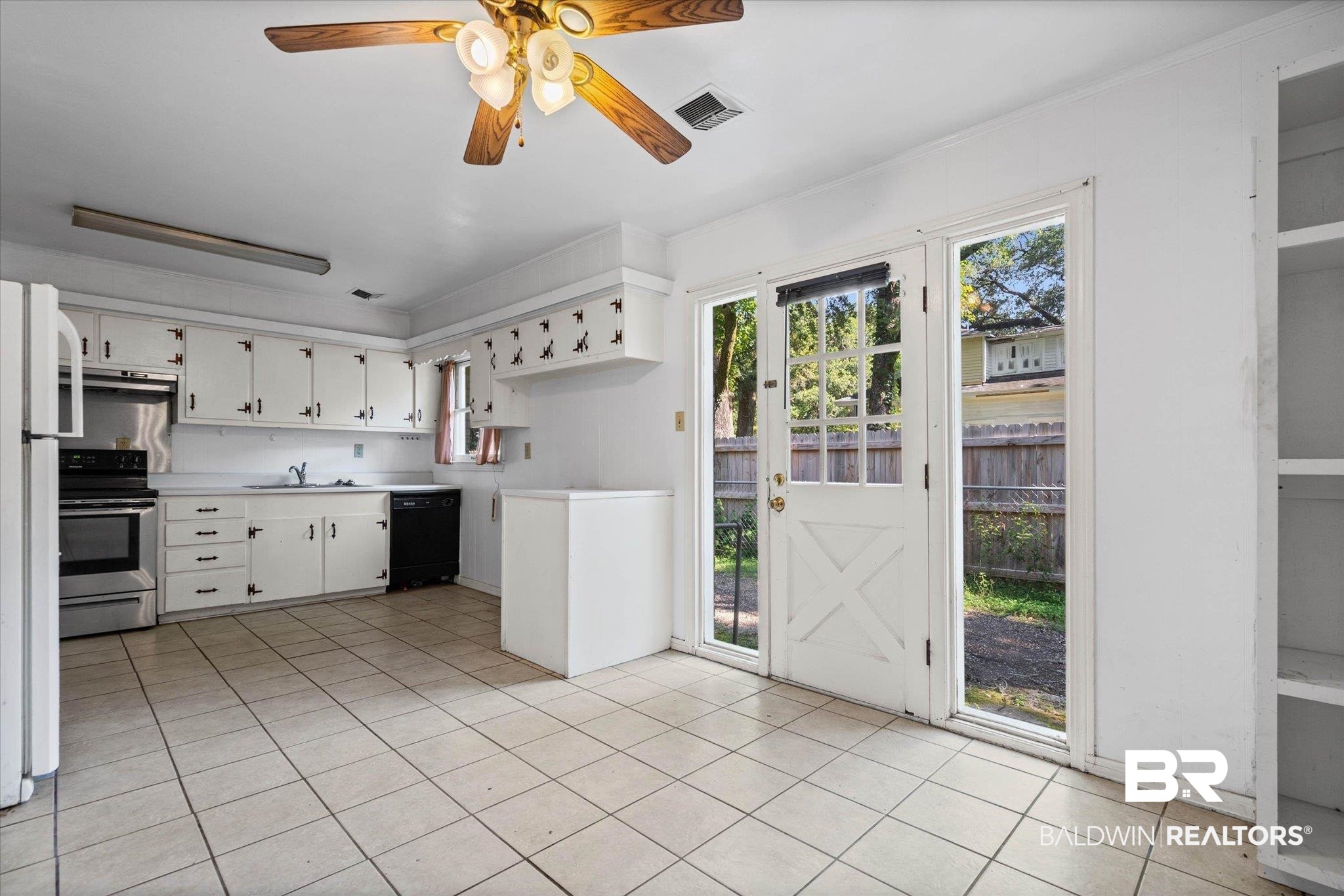 108 Mohawk Street Mobile, AL 36606 - Photo 5 of 23