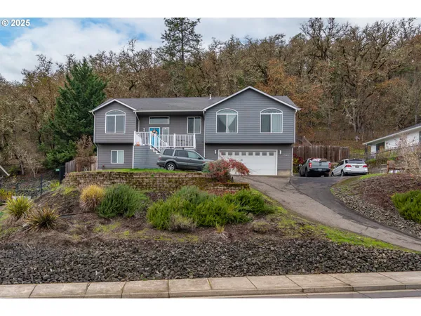 $565,000 | 1540 Northwest Avery Street, Roseburg, OR 97471