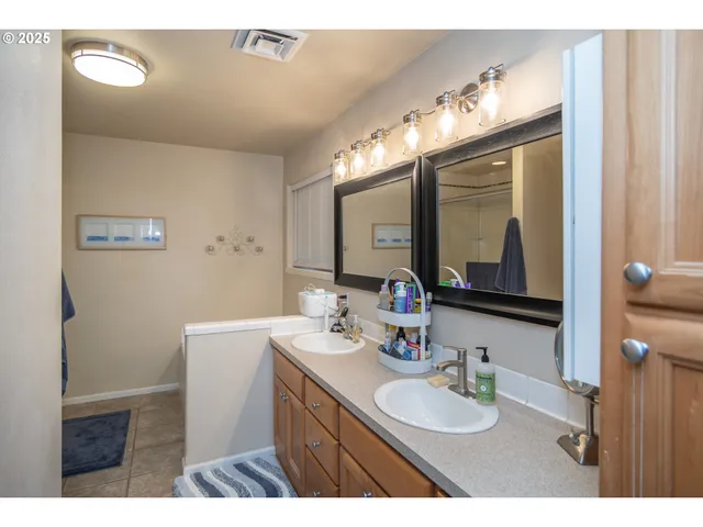 $579,000 | 1540 Northwest Avery Street, Roseburg, OR 97471