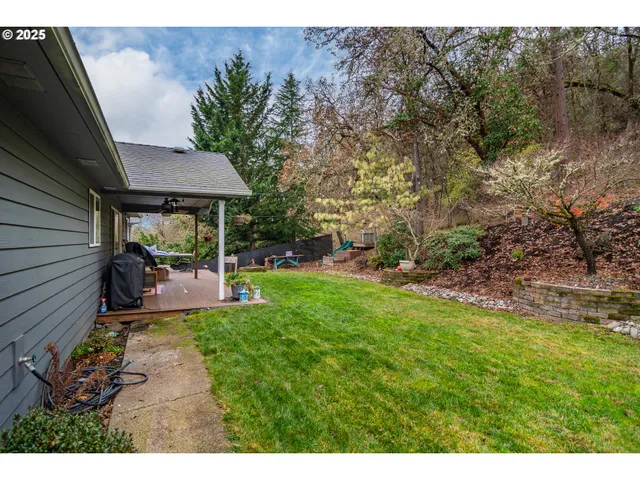 $579,000 | 1540 Northwest Avery Street, Roseburg, OR 97471