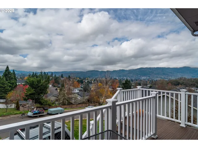 $579,000 | 1540 Northwest Avery Street, Roseburg, OR 97471