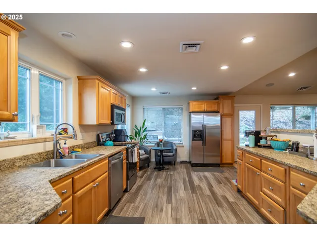 $579,000 | 1540 Northwest Avery Street, Roseburg, OR 97471