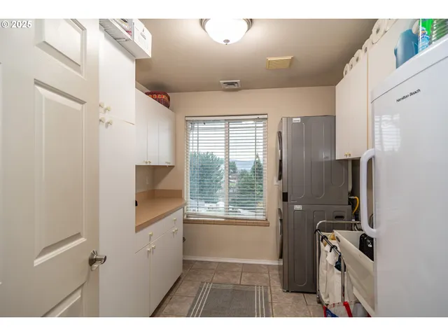 $579,000 | 1540 Northwest Avery Street, Roseburg, OR 97471