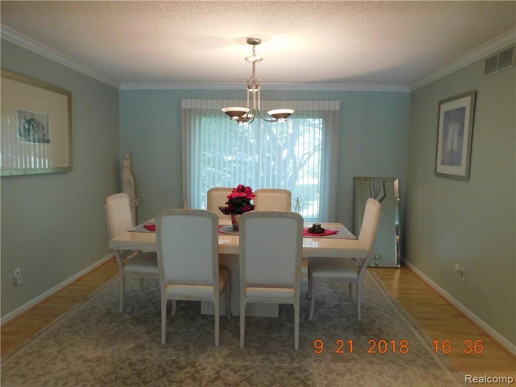 37335 Chesapeake Road Farmington Hills, MI 48335 - Photo 9 of 48