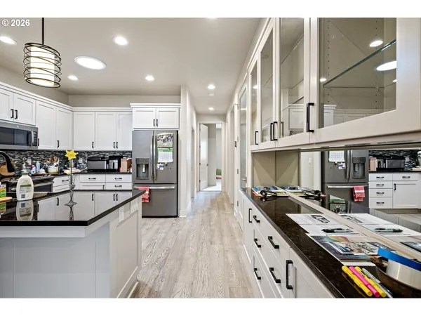 $619,999 | 2072 Lakeland Way, Eugene, OR 97408