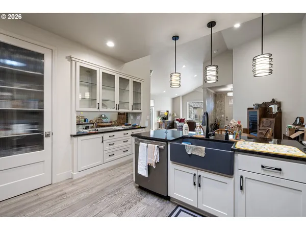$619,999 | 2072 Lakeland Way, Eugene, OR 97408