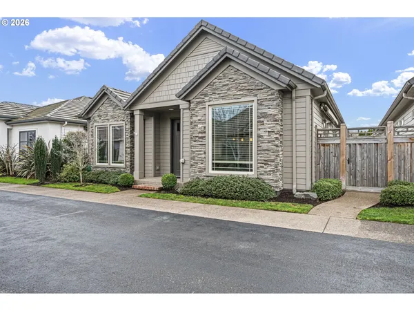 $619,999 | 2072 Lakeland Way, Eugene, OR 97408