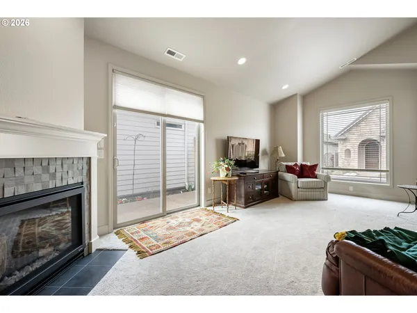 $619,999 | 2072 Lakeland Way, Eugene, OR 97408