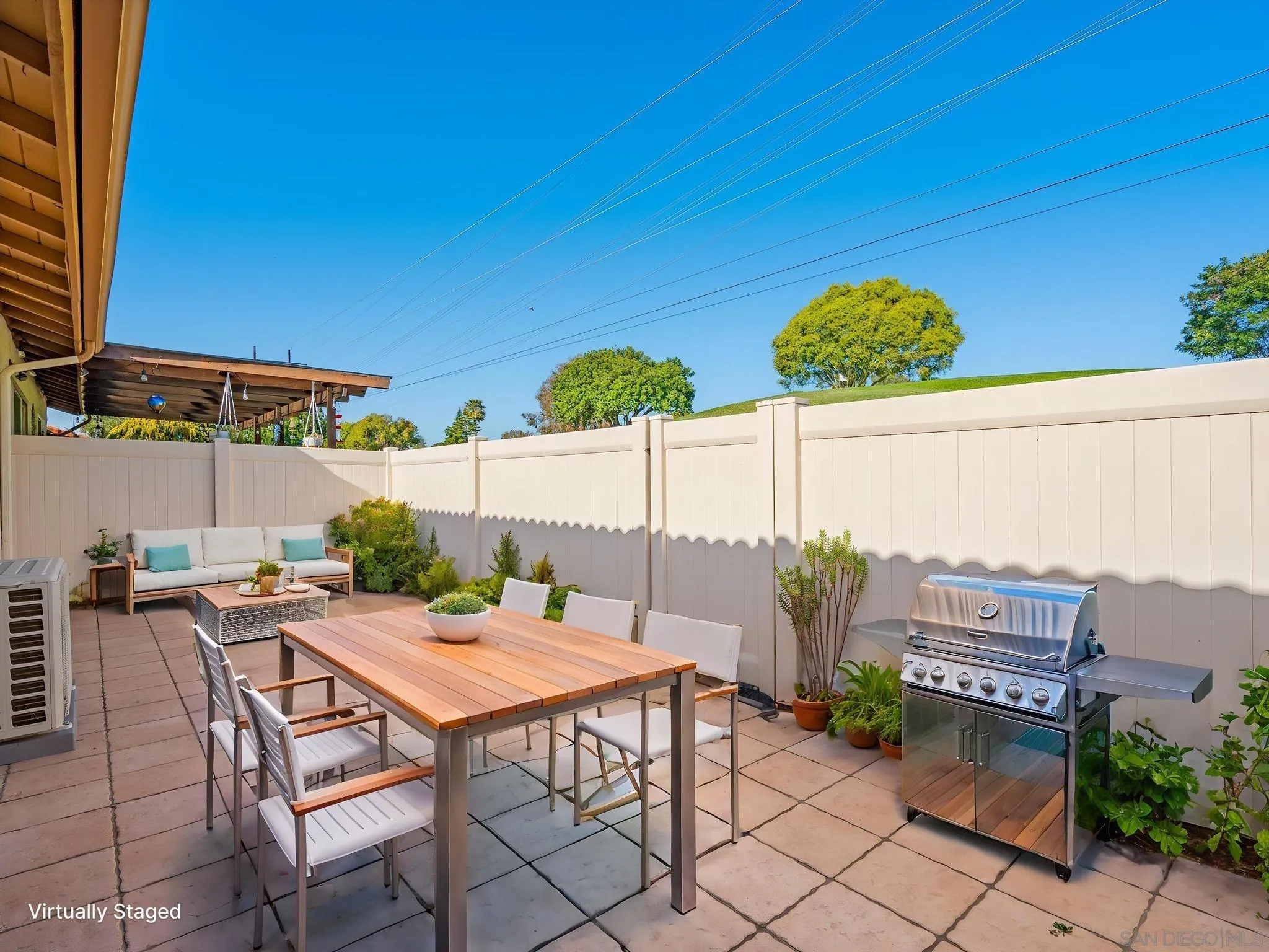 1822 Stanton Road Encinitas, CA 92024 - Photo 11 of 21 a view of a backyard with sitting area