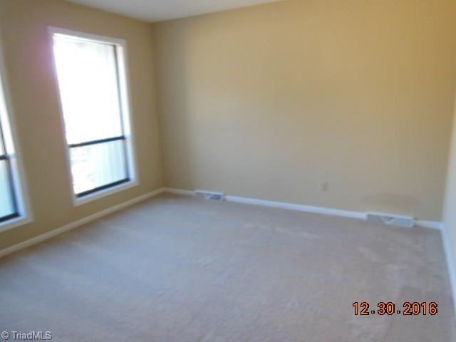 124 Applegate Road Kernersville, NC 27284 - Photo 7 of 8 Gallery Image 7