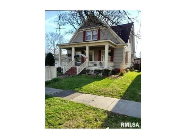 $209,000 | 110 South Blair Street, Virden, IL 62690