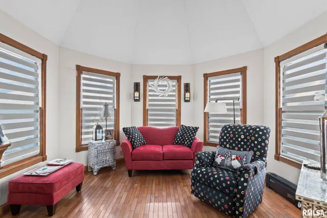 $209,000 | 110 South Blair Street, Virden, IL 62690