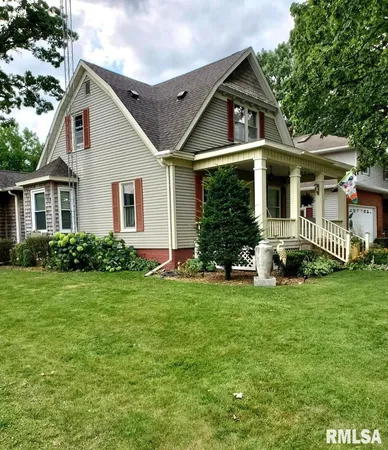 $209,000 | 110 South Blair Street, Virden, IL 62690