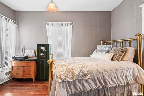 $209,000 | 110 South Blair Street, Virden, IL 62690