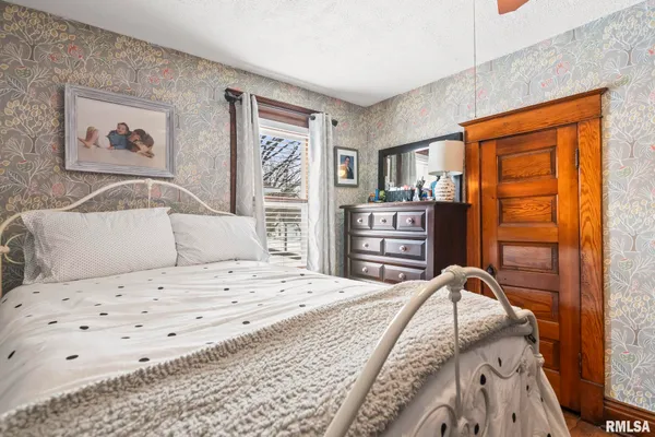 $209,000 | 110 South Blair Street, Virden, IL 62690