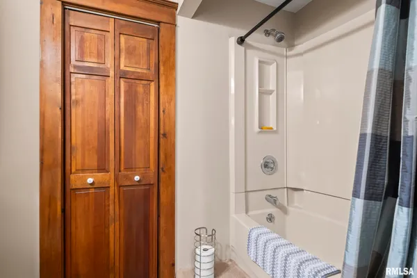 $209,000 | 110 South Blair Street, Virden, IL 62690