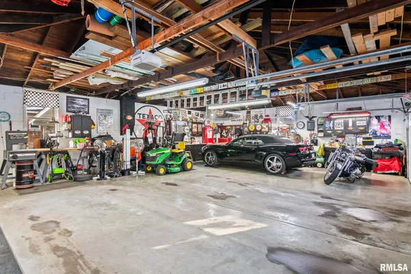 $209,000 | 110 South Blair Street, Virden, IL 62690