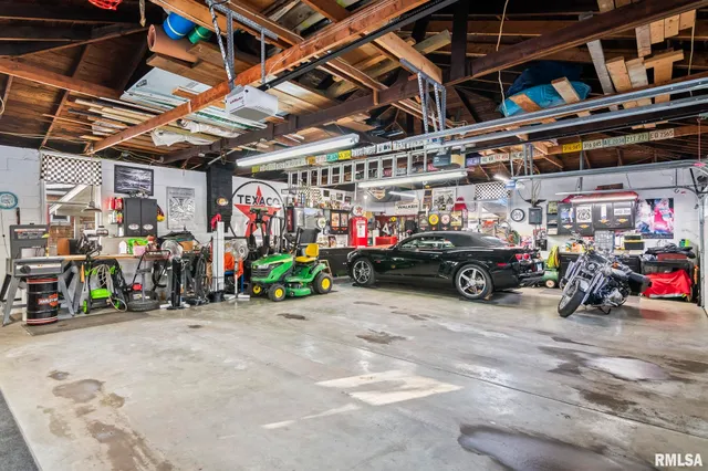 $209,000 | 110 South Blair Street, Virden, IL 62690