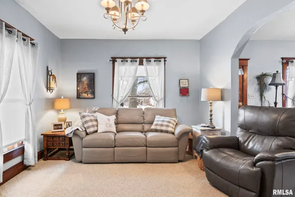 $209,000 | 110 South Blair Street, Virden, IL 62690