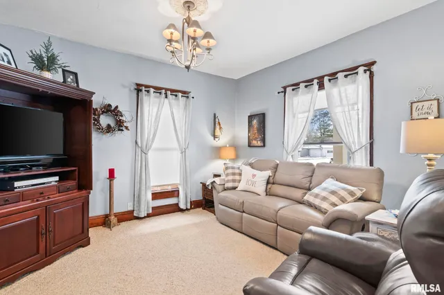 $209,000 | 110 South Blair Street, Virden, IL 62690