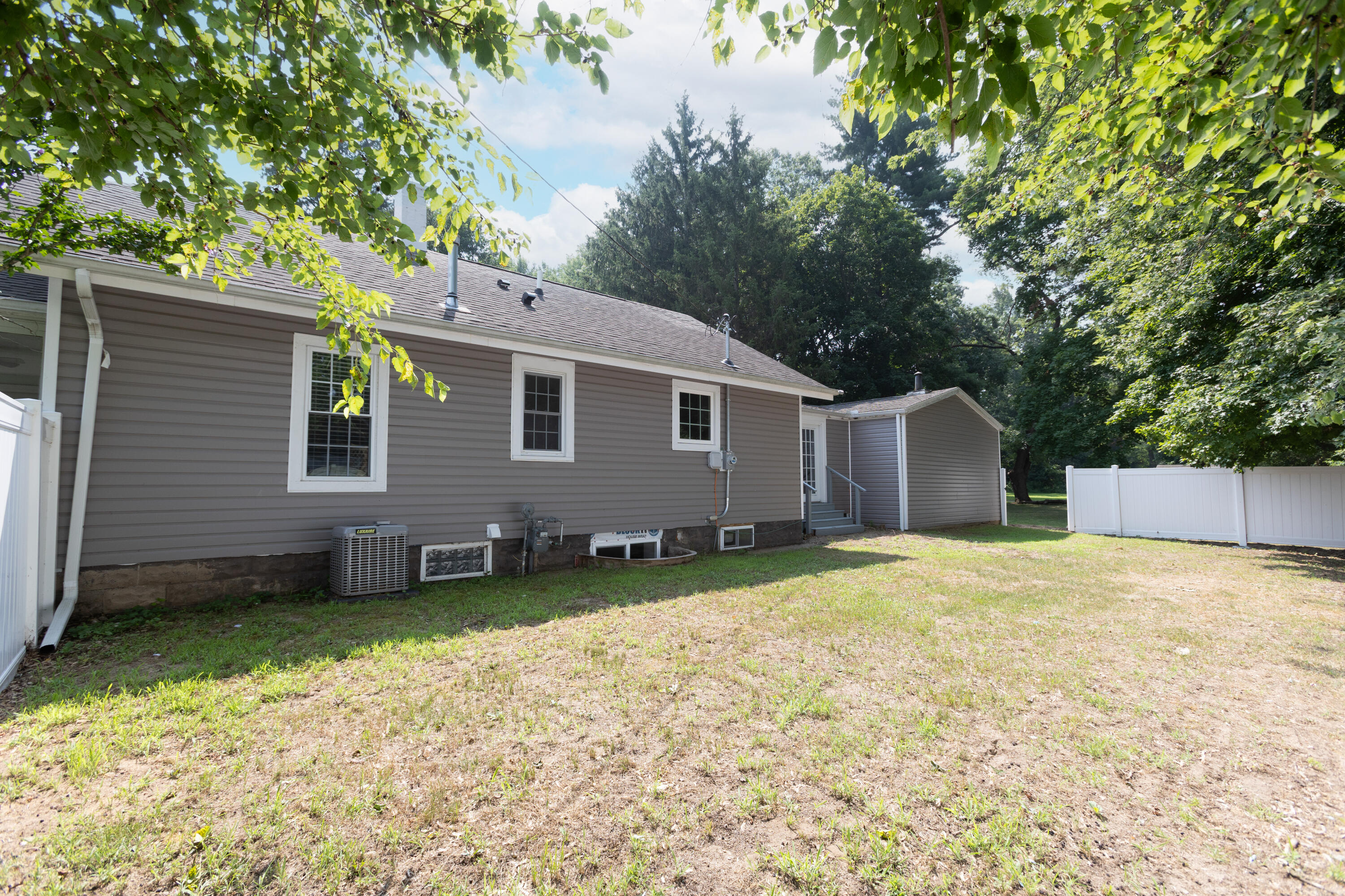 206 East Bertrand Road Niles, MI 49120 - Photo 5 of 27 206 E Bertrand Niles MI 49120 MLS SkyVib