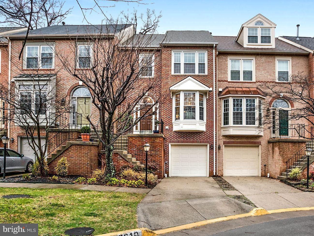 3819 Inverness Road Fairfax, VA 22033 - Photo 2 of 40 Gallery Image 2