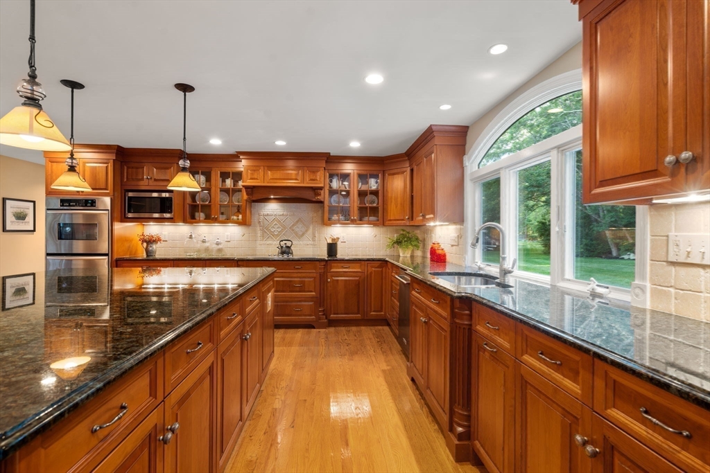 27 Oriole Road Medfield, MA 02052 - Photo 12 of 42