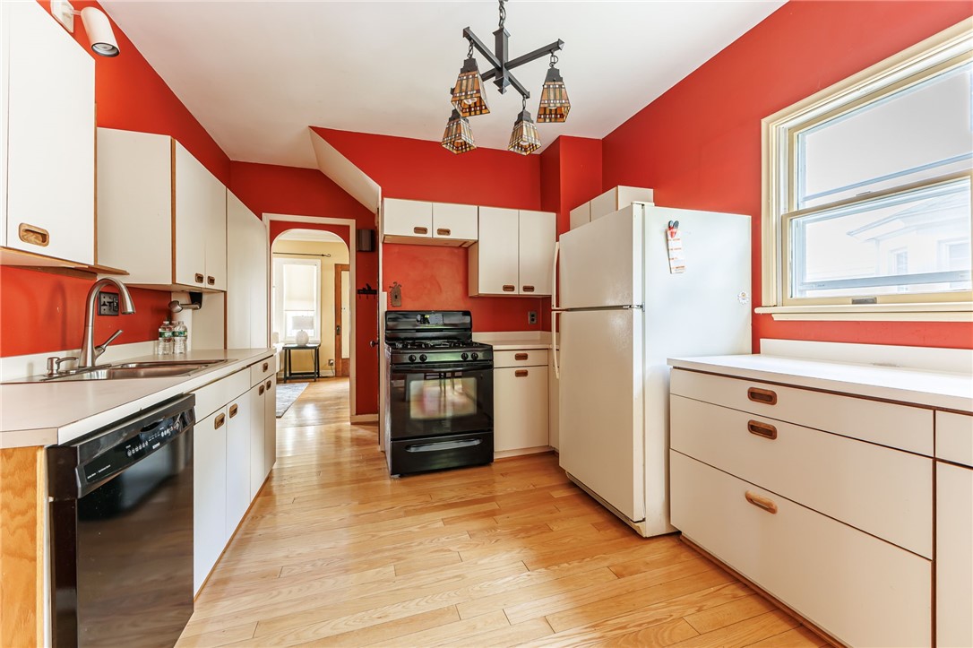 480 Benton Street Rochester, NY 14620 - Photo 17 of 32