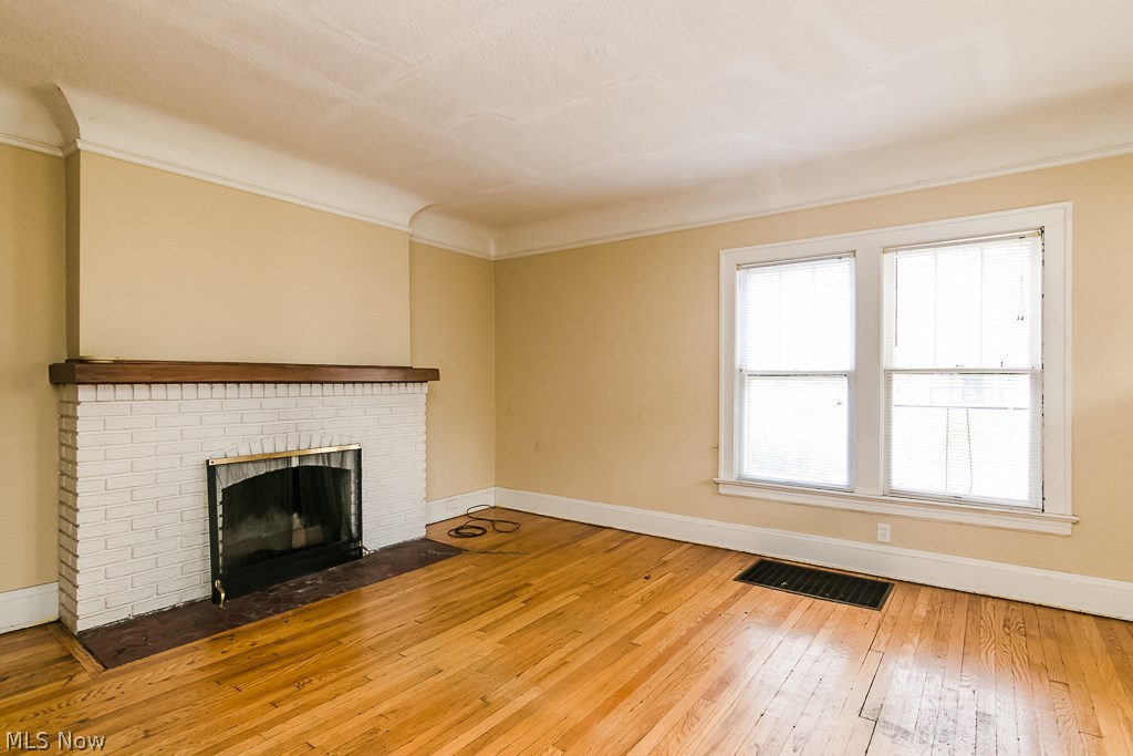 4001 Delmore Road Cleveland Heights, OH 44121 - Photo 4 of 35
