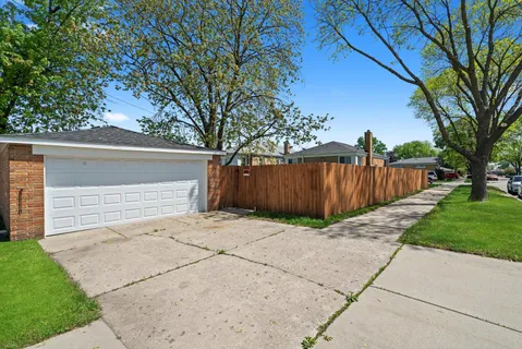 $349,900 | 7756 South Spaulding Avenue, Chicago, IL 60652