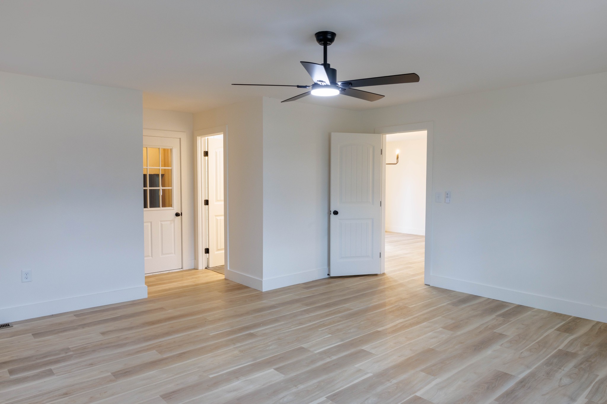 2239 Hunter Bills Road Lewisburg, TN 37091 - Photo 21 of 53 a view of an empty room with wooden floor